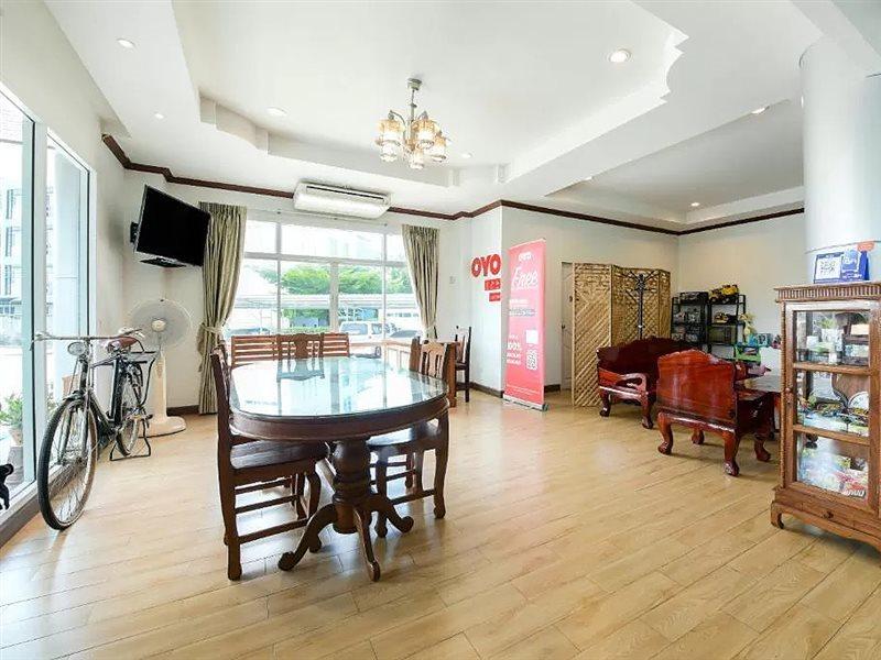 Oyo 350 Mae Saeng Place Si Racha Extérieur photo