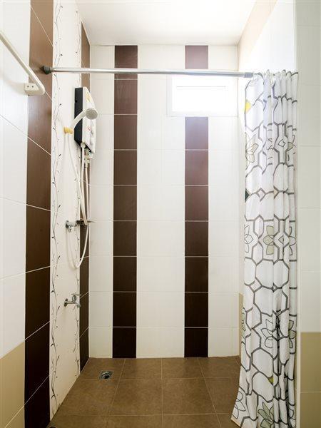 Oyo 350 Mae Saeng Place Si Racha Extérieur photo