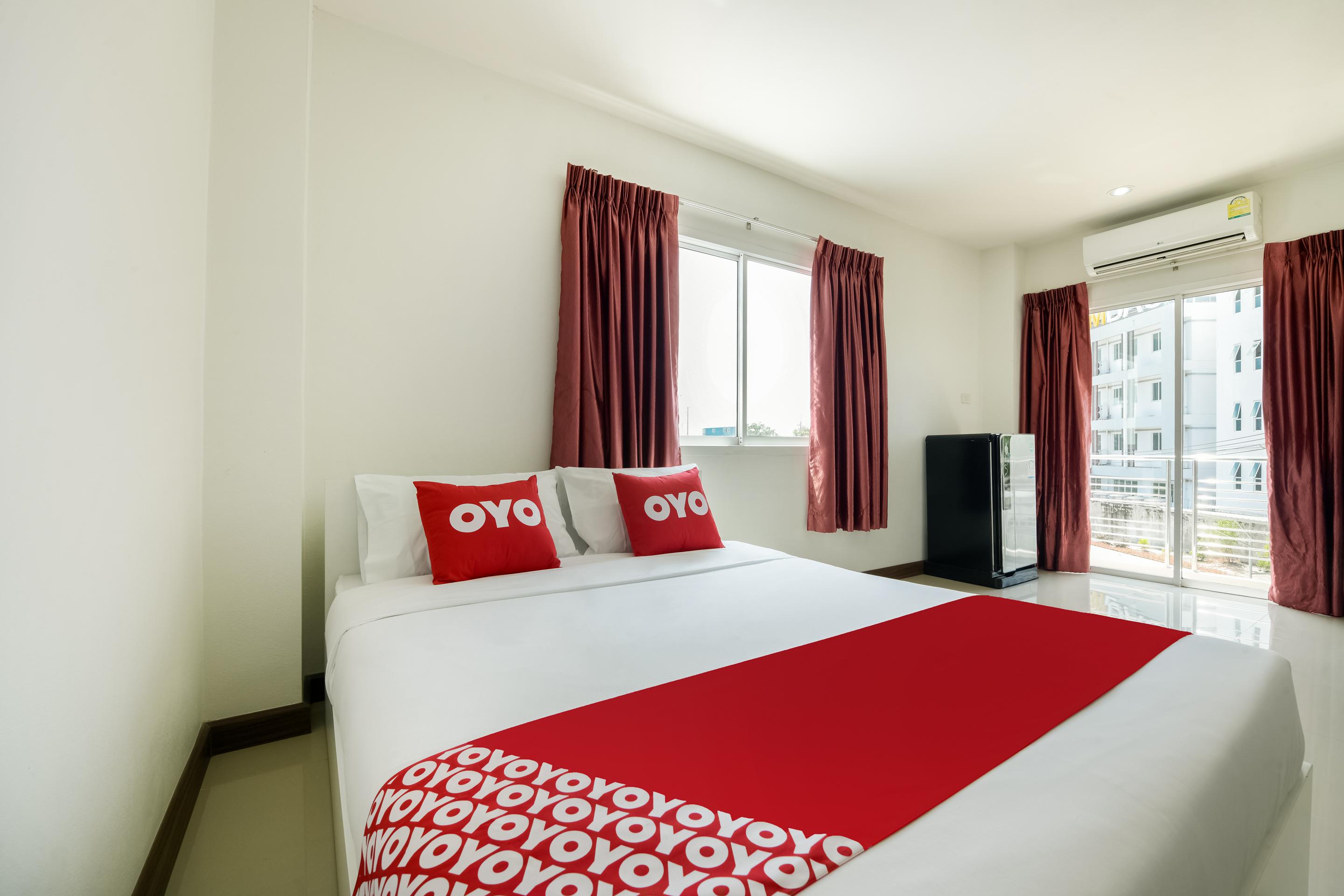 Oyo 350 Mae Saeng Place Si Racha Extérieur photo