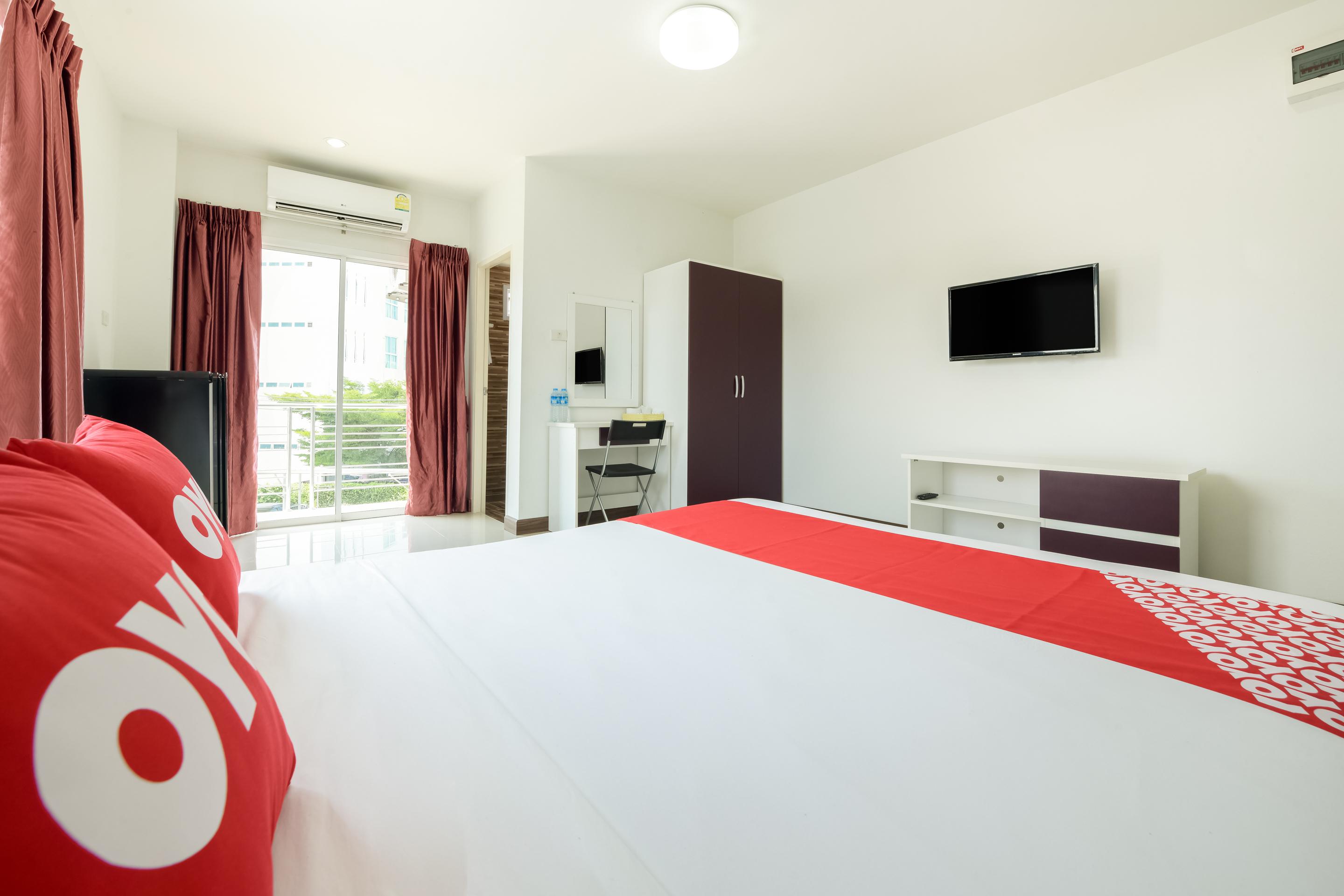 Oyo 350 Mae Saeng Place Si Racha Extérieur photo