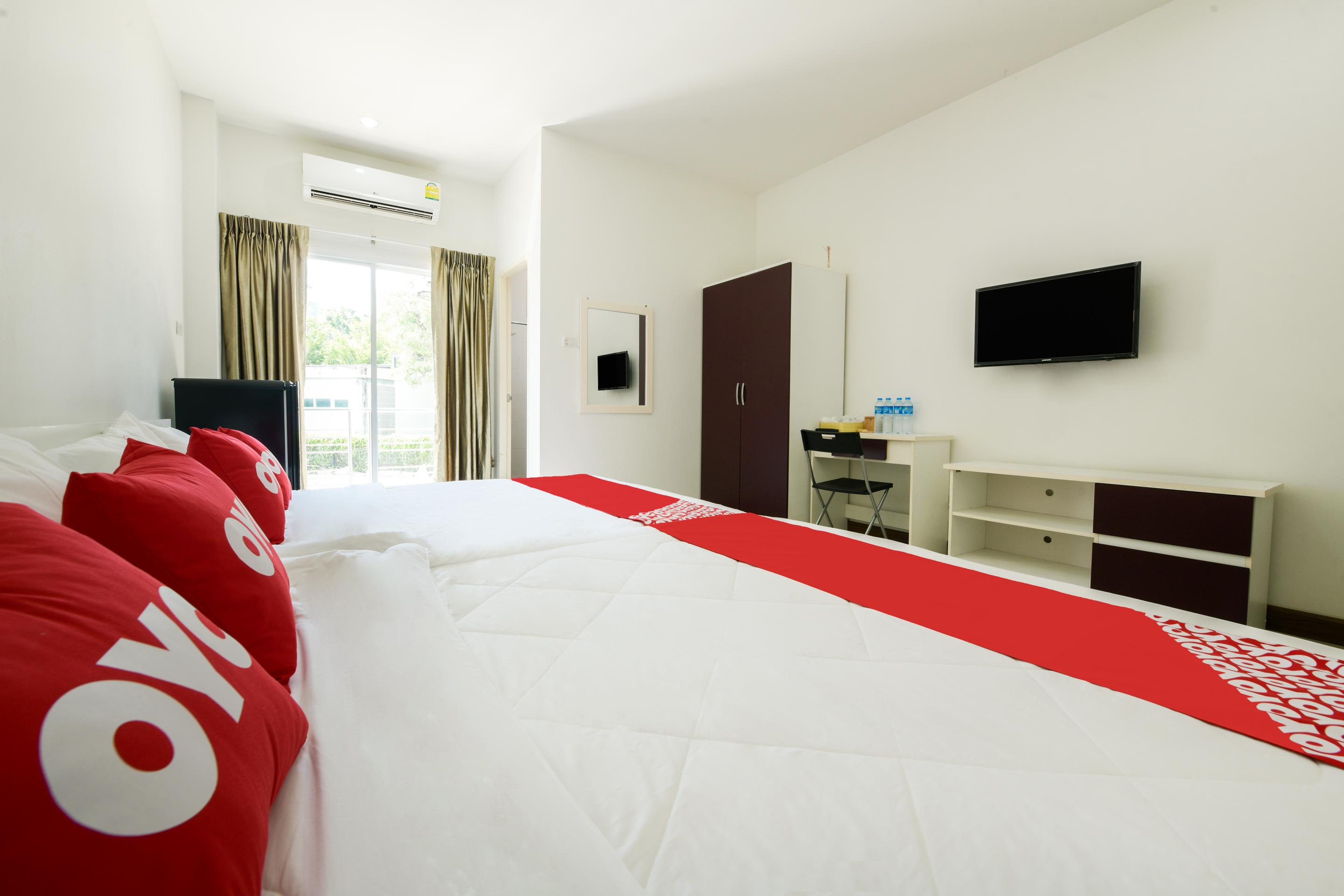 Oyo 350 Mae Saeng Place Si Racha Extérieur photo