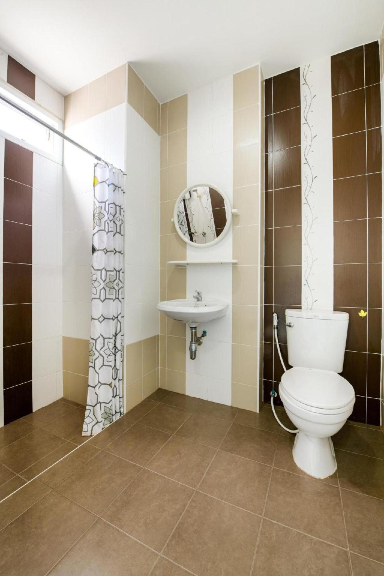 Oyo 350 Mae Saeng Place Si Racha Extérieur photo