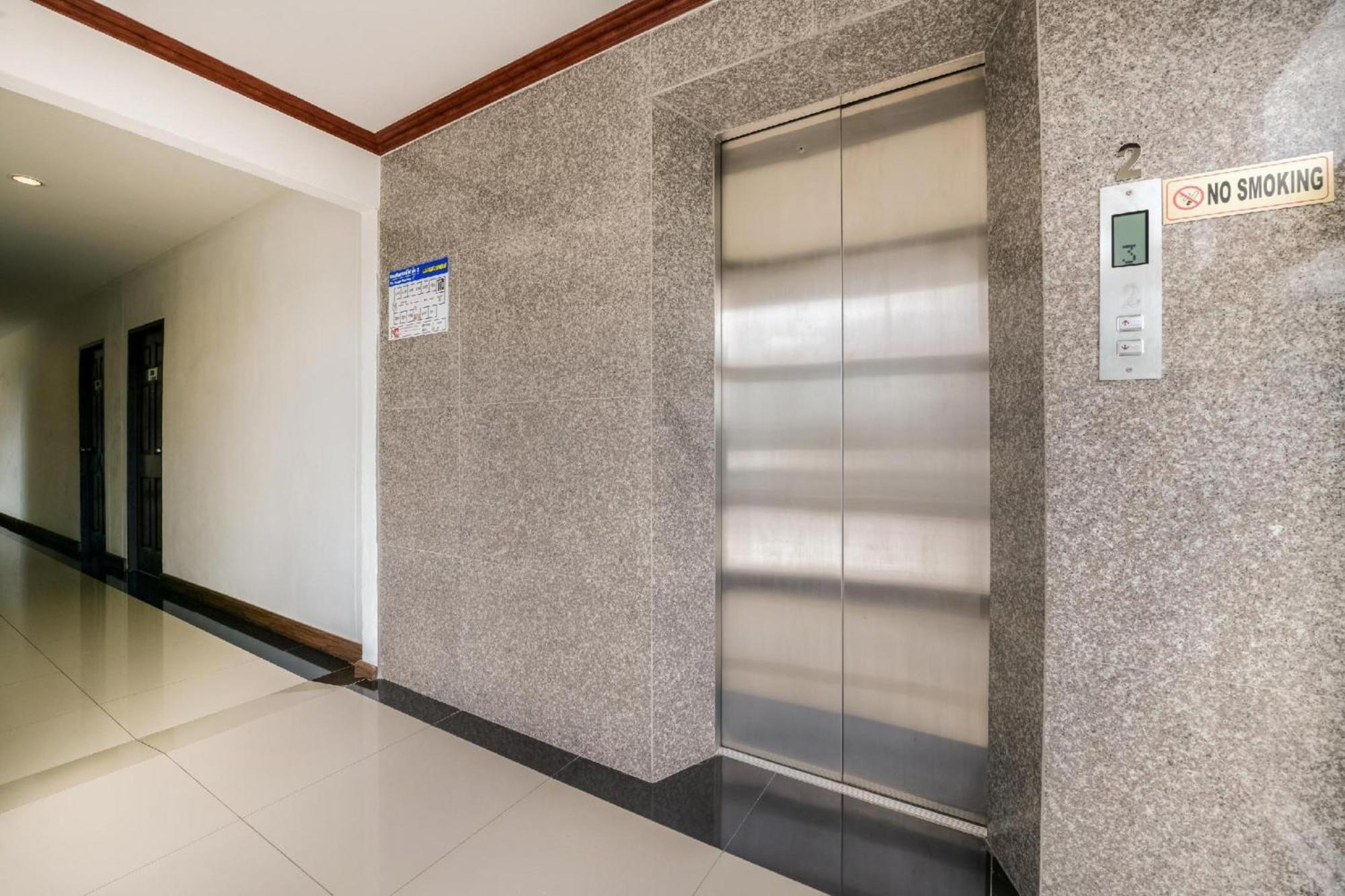 Oyo 350 Mae Saeng Place Si Racha Extérieur photo